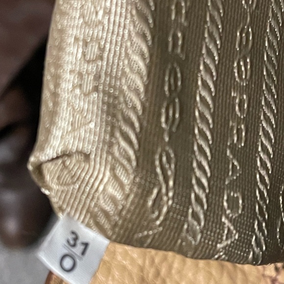 Prada Daino shoulder bag 100% authentic nude/camel - Picture 3 of 16